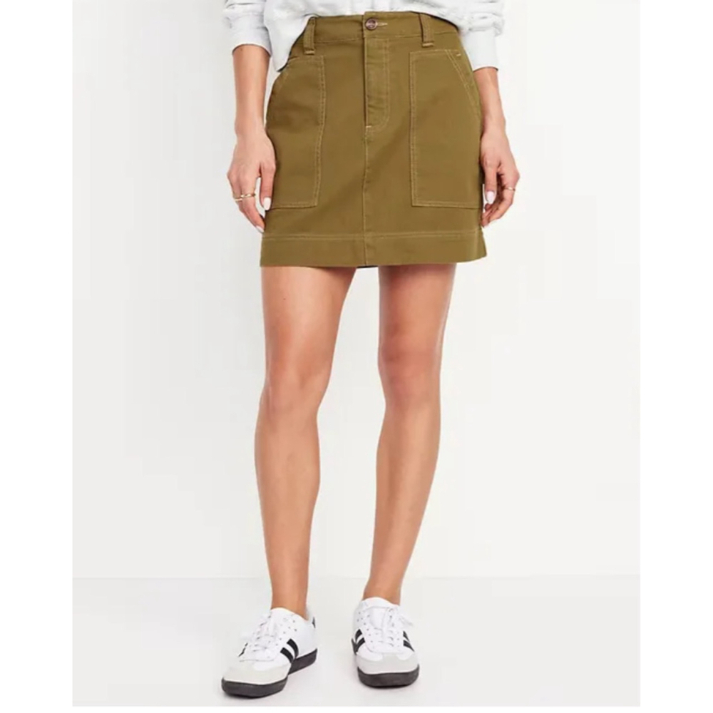 Old Navy Olive Green Mini Skirt with White Stitching Size 14